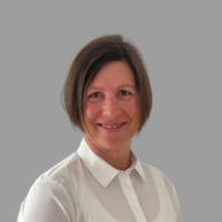 Dr. Iris Stolle